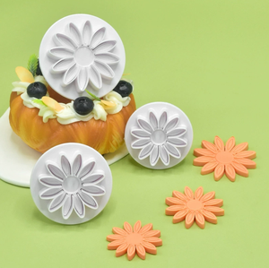 Emporte-pièces à pâtisserie en forme de chrysanthème / marguerite / feuilles de rose / papillon pour biscuits et fondant - Product Image 1