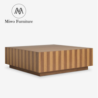 Table basse carrée moderne rétro, table basse en bois plaqué à rayures verticales bicolores, table centrale pour salon