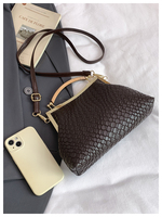 Sac à bandoulière grande capacité avec logo personnalisé, texture tissée, poignée supérieure brillante, fermeture Kiss Lock, vente en gros, directement de l'usine pour femmes