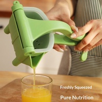 Draagbare handmatige multi-kleurige citruspers van PP-plastic, grote handpers sapcentrifuge voor fruit en groenten