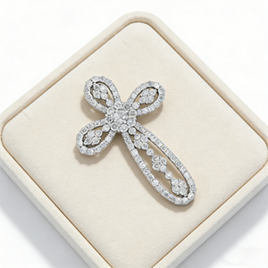 สร้อยคอจี้รูปกางเขนแบบคลาสสิก ชุบทองคำขาว 10K/14K/18K ประดับเพชร CVD ผลิตในห้องปฏิบัติการ ของขวัญสำหรับโอกาสพิเศษ - Product Image 3