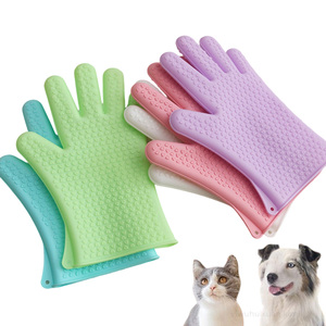 Gant de toilettage pour animaux de compagnie 2-en-1 en silicone, résistant à la chaleur, sans BPA, qualité alimentaire, compatible lave-vaisselle et micro-ondes, style personnalisé - Product Image 1
