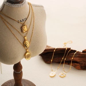 Collar con Medallón Abrible de Acero Inoxidable y Oro de 18K, Diseño Geométrico de Estrella y Sol, con Cadena de Eslabones, para Aniversario - Product Image 5
