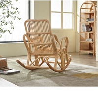 Salon de jardin relaxant avec chaise à bascule en rotin naturel