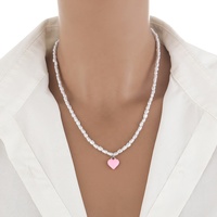 Collier vent de plage d'été pour femmes Offre Spéciale perle d'imitation de millet avec pendentif d'amour coloré en forme de coeur pour les anniversaires