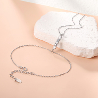 RINNTIN APV03 Nuevo Estilo, Brazalete de Circonita Cúbica 5A, Diseño Simple, Joyería de Mano de una Pieza, Joyería de Plata de Ley 925 para Mujer