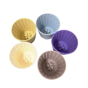 หม้อชามอาหารสุนัขแบบพกพาได้สำหรับสุนัขกินน้ำได้ดีไซน์ใหม่ปราศจากสาร BPA ซิลิโคนโคลเวอร์โชคดีมีสไตล์น่ารัก - Product Image 6