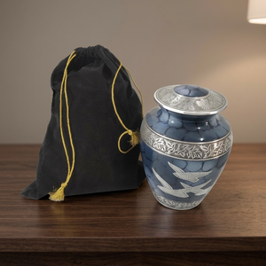 Urnas de Cremación Modernas de Estilo Americano con Diseño de Paloma Voladora, Redondas, para Mascotas, a Precios Bajos - Product Image 1