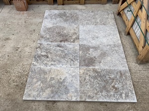 Pavé en travertin argenté à motif français de 3cm, affûté, ciselé, bord adouci pour jardin villa et piscine - Product Image 3