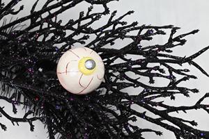 Guirlande d'Halloween noire de haute qualité personnalisée de 24 pouces pour la décoration de fête pour la porte d'entrée - Product Image 6