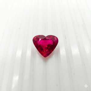 Pierres précieuses en émeraude Rubylight de forme cœur naturelle pour la fabrication de bijoux, qualité supérieure, prix de gros. - Product Image 1