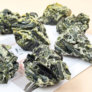 Pietra Grezza di Tormalina Verde Naturale per Energia, Prodotto Spirituale per Guarigione, Cristallo Feng Shui all'Ingrosso - Product Image 2