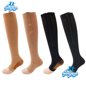 Chaussettes <span class=keywords><strong>de</strong></span> sport respirantes en tube à motif <span class=keywords><strong>de</strong></span> dessin animé pour hommes, chaussettes <span class=keywords><strong>de</strong></span> compression 3D en nylon avec fermeture éclair pour femmes, en stock - Product Image 2