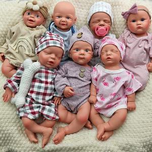 Muñeca <span class=keywords><strong>Reborn</strong></span> Realista de 16-22 Pulgadas, Muñecas <span class=keywords><strong>Reborn</strong></span> de Piel Morena, Juguete Suave, Anatómicamente Correctas, con Boca Abierta, para Coleccionistas - Product Image 5