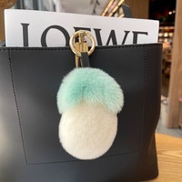 Porte-clés de voiture en fourrure de lapin, motif aubergine de dessin animé, mignon et doux, populaire sur internet, breloque de sac en peluche, cadeau d'anniversaire, fait main