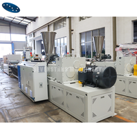 Machine d'extrusion de panneaux à lamelles en PVC, ligne de production de panneaux muraux et de plafonds en WPC