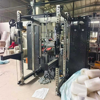 Rack de musculation entièrement intégré et personnalisable en couleur, avec deux blocs de poids sélectionnables