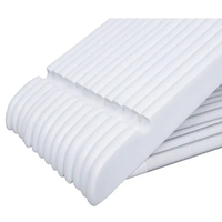 Cintres en bois blancs personnalisés cintres antidérapants ménagers cintres de costume de manteau avec barre