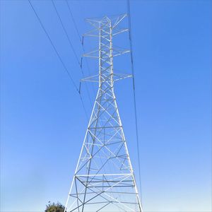 Tour de transmission en acier galvanisé à chaud et thermolaqué, à treillis boulonné, pour l'infrastructure de lignes électriques aériennes longue distance - Product Image 1