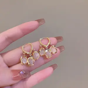 Grosir anting minimalis berlapis emas anting bulat Chunky mewah bola kristal Opal giok rumbai anting-anting