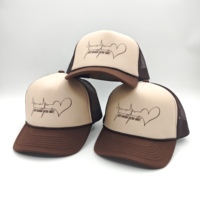 Gorra trucker de hip hop personalizada Y2K de 5 paneles con espuma de espiga y malla, estampado serigrafiado, patrón de sublimación, logotipo, para playa y rendimiento deportivo.