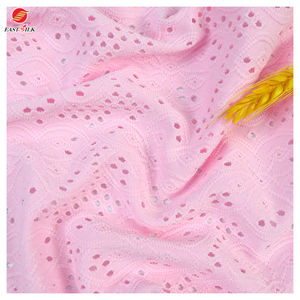 Textiles de conception personnalisée populaire chinoise polyester spandex broderie trou tricoté tissu Jacquard <span class=keywords><strong>pour</strong></span> vêtement - Product Image 4