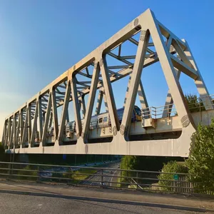 Modernes Design Q355B Fertige Stahl fachwerk brücke Fußgänger brücke für den Brückenbau