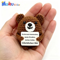 Vente en gros de poupées en peluche amigurumi faites à la main avec étiquette de message positif pour les cadeaux de fête et les cadeaux de vacances