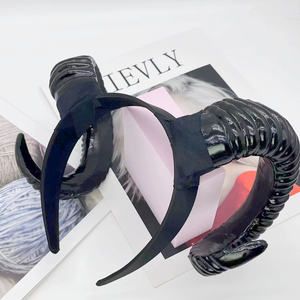 Fascia per capelli con corno di capra nera per feste natalizie - Product Image 2