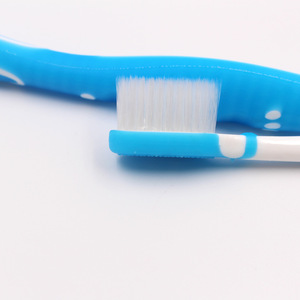 แปรงสีฟันขนนุ่มสำหรับผู้ใหญ่ รุ่น MC881 ยี่ห้อ Dental Sirona สำหรับดูแลช่องปาก - Product Image 5