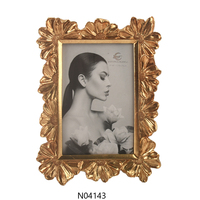 Bingkai Foto Resin Ukiran Bunga 3D Vintage Warna Emas dengan Cetakan UV untuk Pajangan Foto Kenangan dan Hadiah Elegan