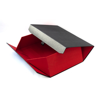 Boîte cadeau de luxe noire et rouge à couvercle rabattable avec séparateurs personnalisés et intérieur rouge, emballage papier de luxe personnalisé OEM ODM pour cosmétiques