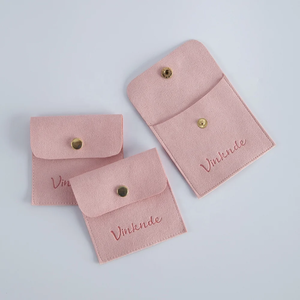 Bolsa de Joyería de Microfibra de Gamuza Rosa de 8*8cm, Embalaje de Lujo Personalizado Tipo Sobre con Botón para Regalos - Product Image 6