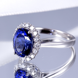 Bague de mariage classique en diamant Diana, en or 18 carats PT950 avec saphir de laboratoire cultivé et diamants de laboratoire de taille petite, par Messi Jewelry - Product Image 6