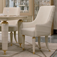 Ensemble de salle à manger de luxe en marbre pour 8 personnes avec chaises en cuir véritable, design italien pour appartements haut de gamme, villas, hôtels