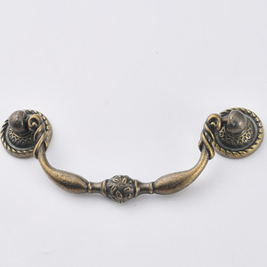 Manija de Armario Estilo Europeo en Bronce, 86mm de Distancia entre Agujeros, Aleación de Zinc, Manija de Barra Resistente - Product Image 1
