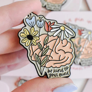 Nuovi Spillette Personalizzate in Metallo Smaltato in Offerta Speciale - Be Kind Your Mind, Flower Brain, Cartoon, Salute Mentale - Vendita all'Ingrosso - Product Image 1