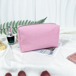 Sac de toilette pour femmes, nouveau produit tendance à <span class=keywords><strong>prix</strong></span> avantageux, sac de rangement cosmétique pliable en tissu polyester portable - Product Image 2