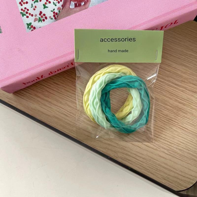 3ชุดสีเขียวหนึ่งการ์ดที่มีสามแถบ