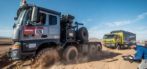 <span class=keywords><strong>Camion</strong></span> tracteur à <span class=keywords><strong>t</strong></span>ête de chenilles 8x8 avec moteur diesel Jumbo Head, similaire au Mercedes Actros, avec une puissance optimale - Product Image 3