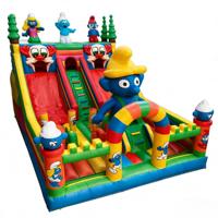 Structure gonflable à thème avec double toboggan, aire de jeux d'aventure pour enfants, village bleu, château gonflable multicolore pour fêtes et usage commercial