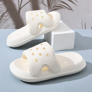 Chanclas de EVA para mujer Guru, blancas, con boca de pez, antideslizantes, transpirables, sandalias de verano cómodas, con aumento de altura, para uso doméstico - Product Image 1
