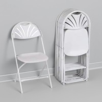 Vente en gros de chaise de jardin d'extérieur chaises pliantes blanches de banquet au design moderne mariage pour événements