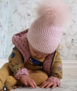 Gorra de angora con bola de pelo tejida para bebé, Gorro con pompón de pelo suave personalizado, para invierno, venta al por mayor