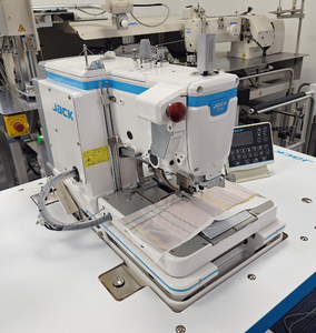Máquinas de <span class=keywords><strong>coser</strong></span> electrónicas de <span class=keywords><strong>ojal</strong></span> con accionamiento directo Jack Jk-T9820, diseñadas para aplicaciones industriales de alta resistencia - Product Image 1