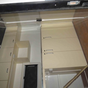 Remolque para Caballos HERUI, Modelo Triple-Horse Gooseneck, Certificado por el DOT, de Aluminio, con Compartimento para Equipo, Resistente a la Intemperie, para Transporte Equino Profesional - Product Image 4