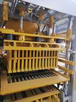 Machine à blocs creux entièrement automatique, machine à fabriquer des blocs de béton haute pression, moteur à aimant permanent, certifiée ISO9001/CE, fiable