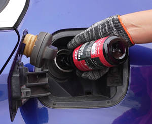 KEC PEA <span class=keywords><strong>Additivo</strong></span> per <span class=keywords><strong>Pulizia</strong></span> del Sistema di Alimentazione per Motori a <span class=keywords><strong>Benzina</strong></span> - Aumenta il Chilometraggio Migliora il Rapporto Carburante 50:1 300 ML Scadenza 3 Anni - Product Image 3