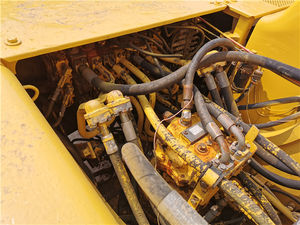 Peinture originale d'occasion Excavatrice importée du Japon Komatsu PC220-6 système hydraulique complet 22 tonnes pc220-6 pc220-7 pc220-8 - Product Image 6