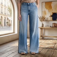 Jeans en denim extensible à jambe large sur mesure, coupe décontractée, indigo moyen délavé, mélange de coton premium, grandes tailles pour femmes